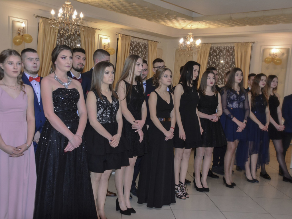 URODA I CZAR. Studniówkowy bal trójki