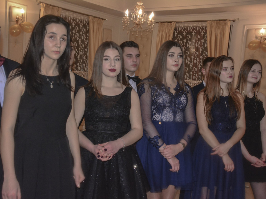 URODA I CZAR. Studniówkowy bal trójki