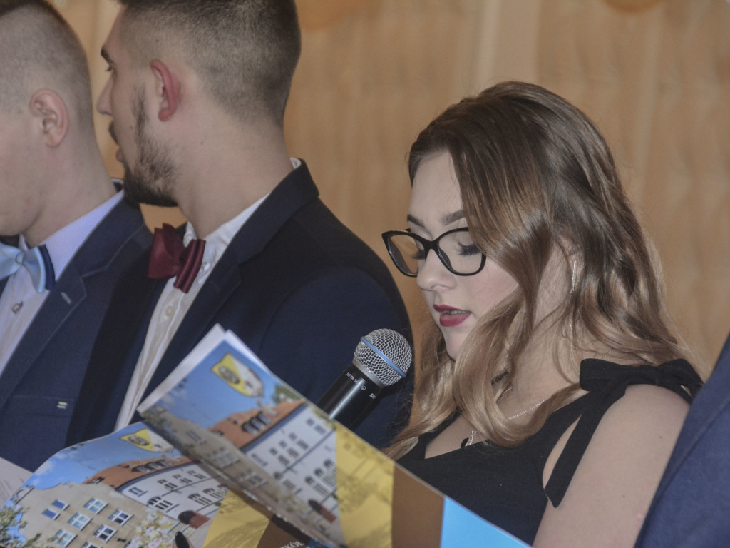 URODA I CZAR. Studniówkowy bal trójki