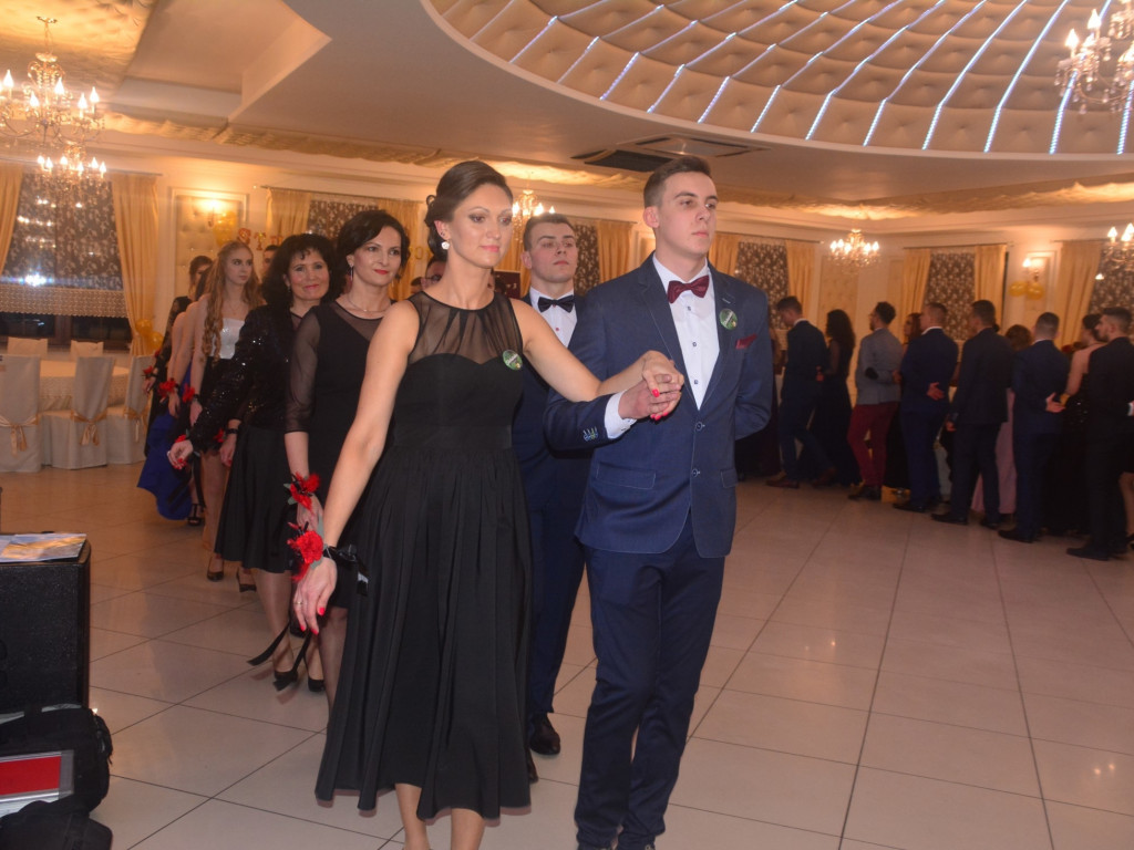 URODA I CZAR. Studniówkowy bal trójki