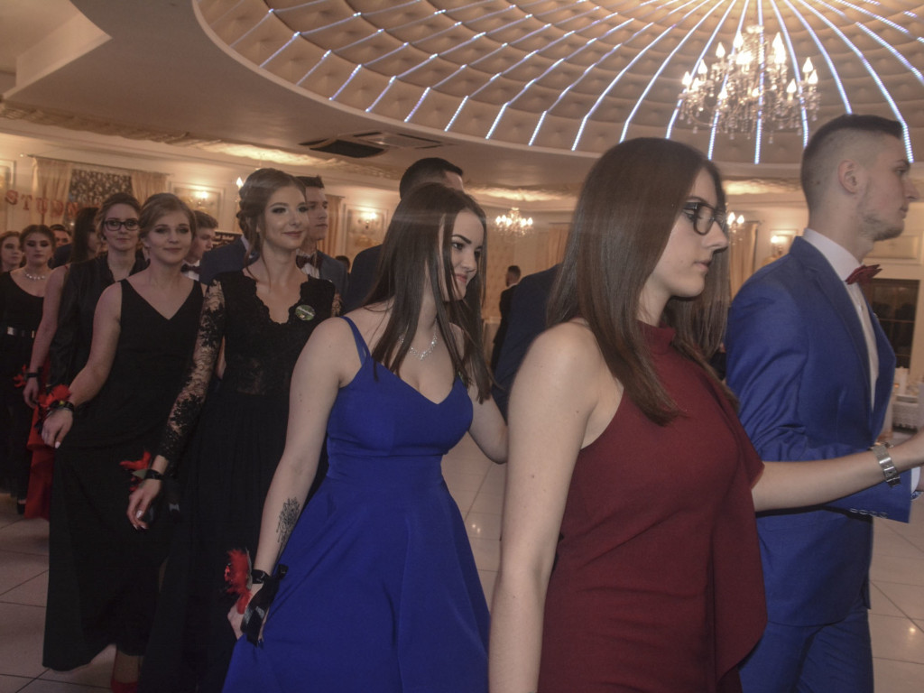 URODA I CZAR. Studniówkowy bal trójki