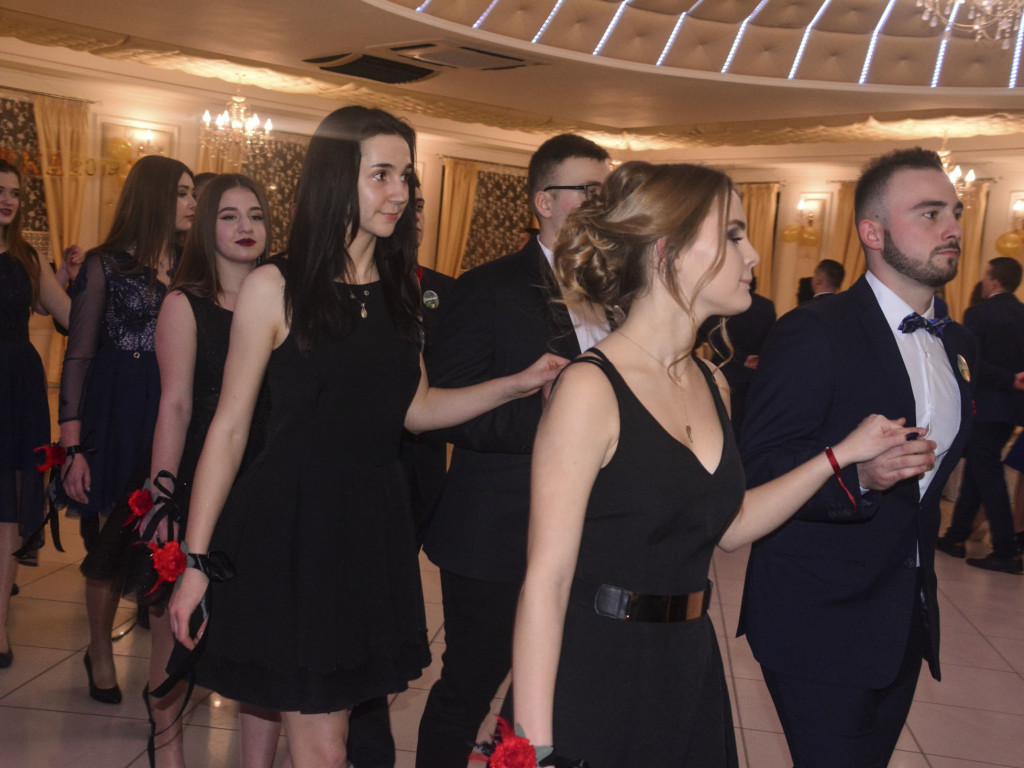 URODA I CZAR. Studniówkowy bal trójki