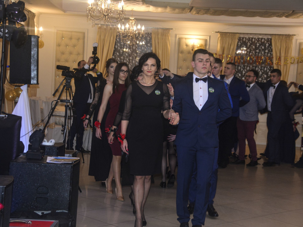 URODA I CZAR. Studniówkowy bal trójki