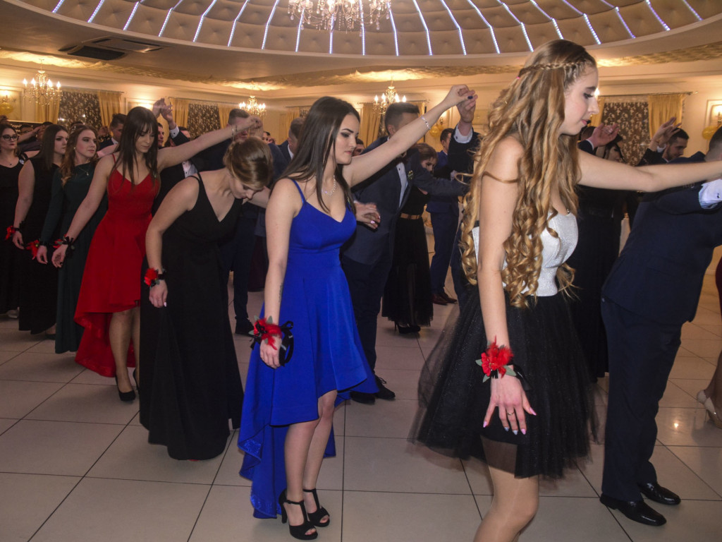 URODA I CZAR. Studniówkowy bal trójki