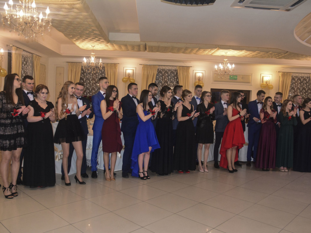 URODA I CZAR. Studniówkowy bal trójki