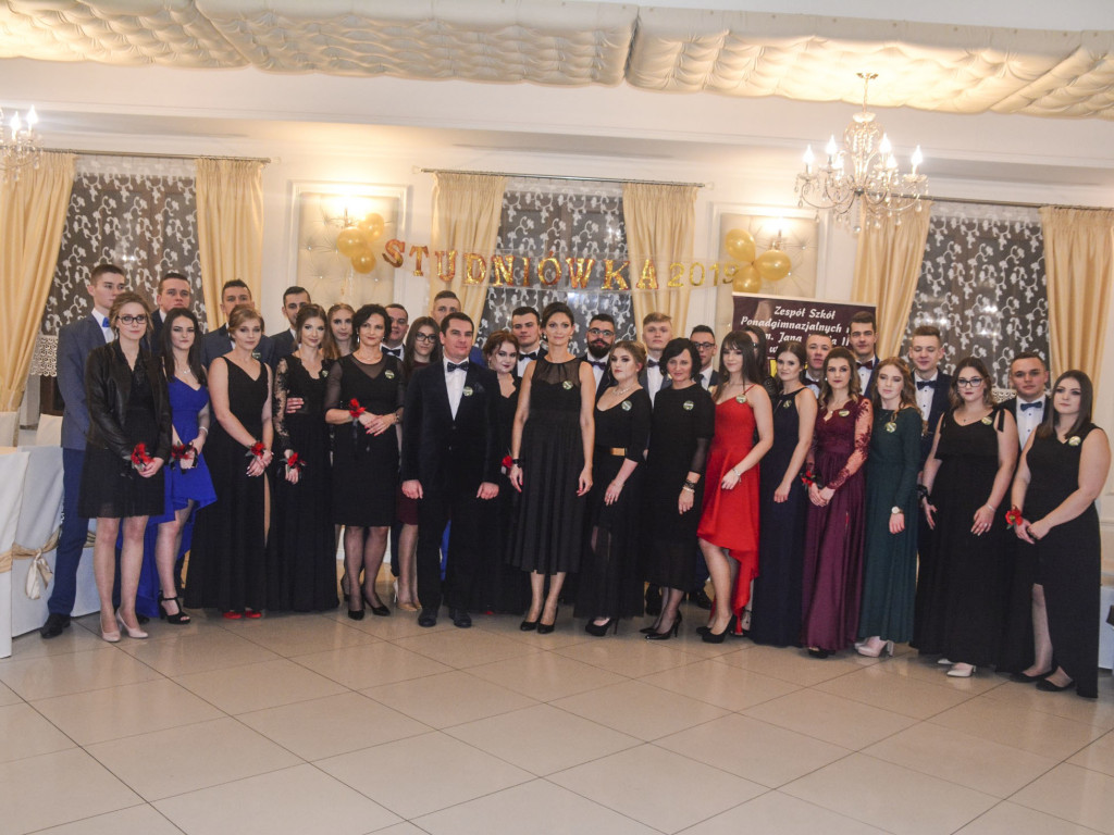 URODA I CZAR. Studniówkowy bal trójki