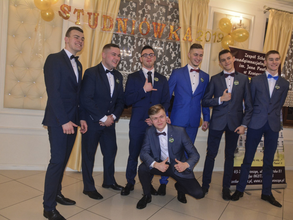 URODA I CZAR. Studniówkowy bal trójki