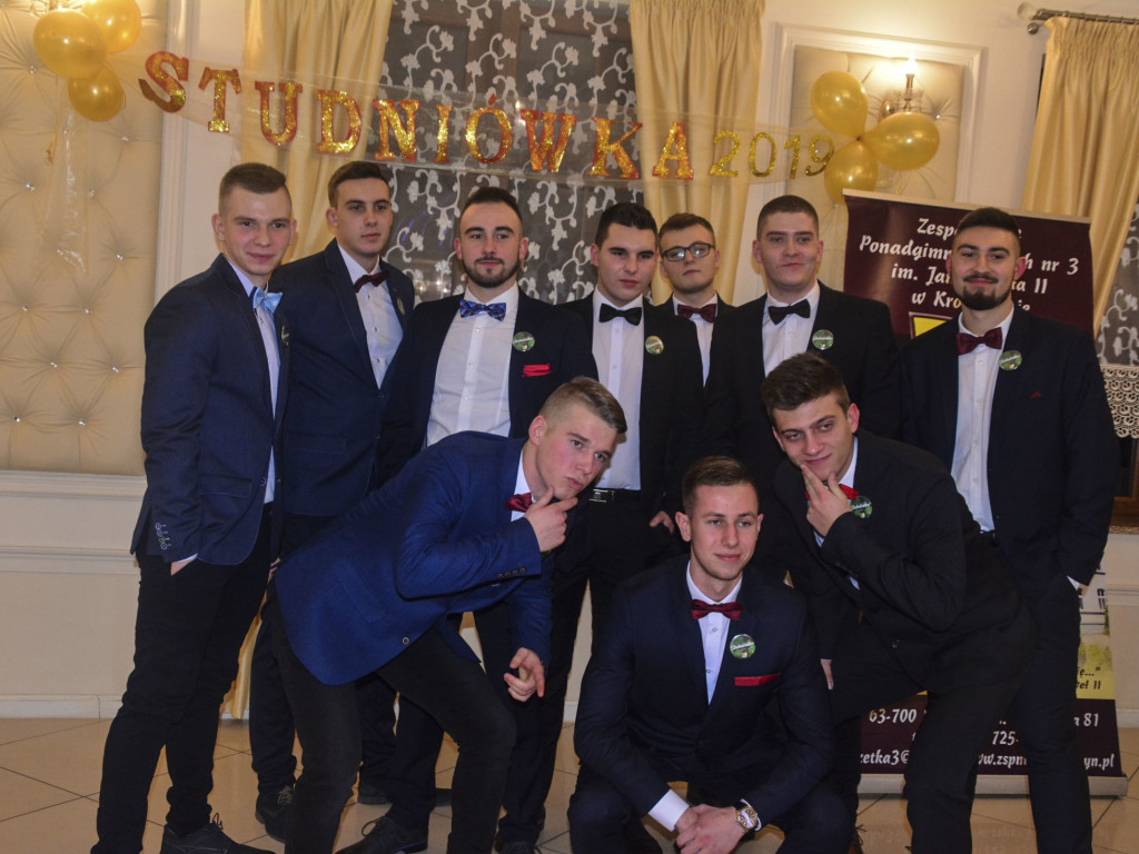 URODA I CZAR. Studniówkowy bal trójki