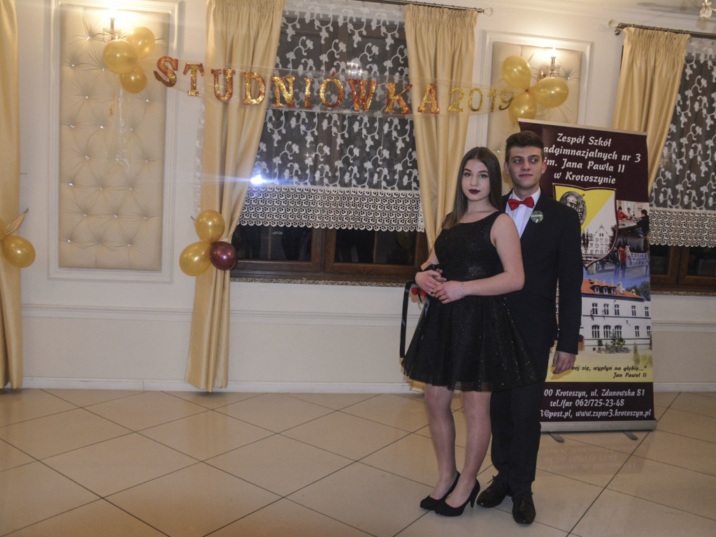 URODA I CZAR. Studniówkowy bal trójki