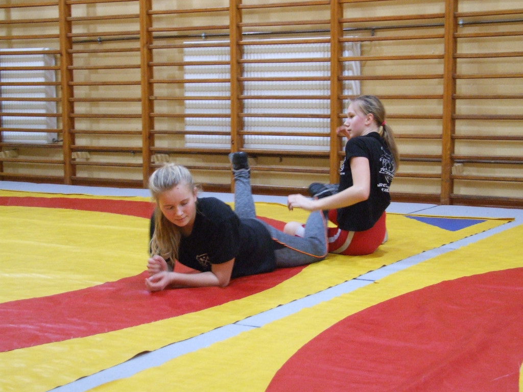 Orpiszew postawił na zapasy dziewcząt