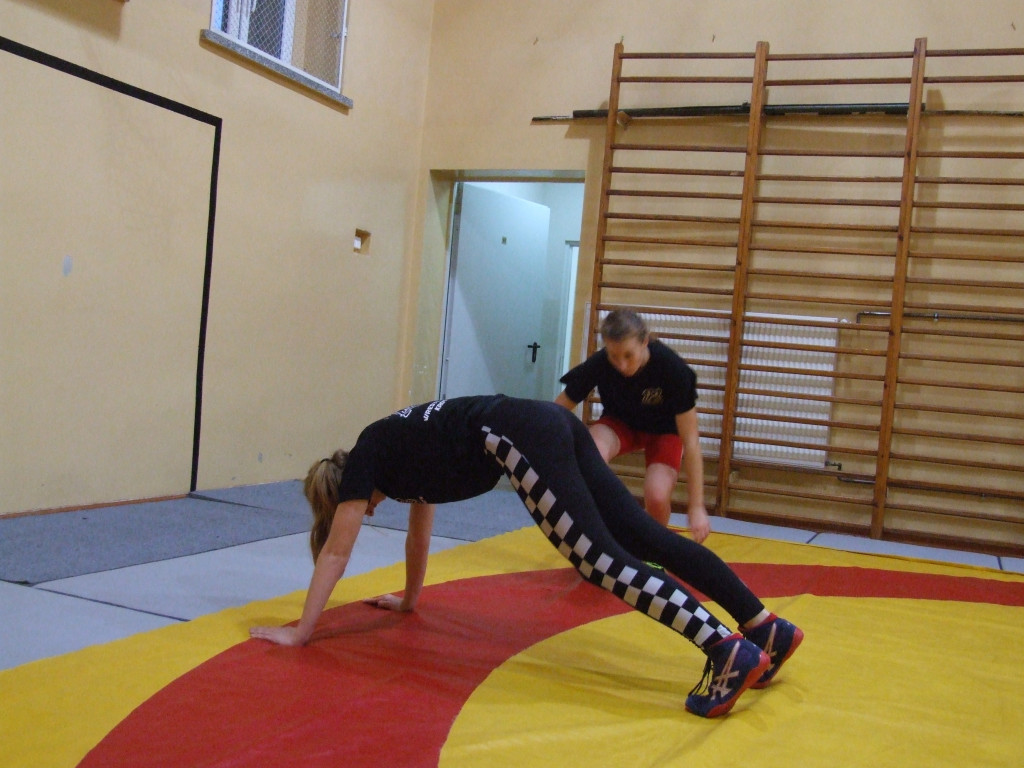 Orpiszew postawił na zapasy dziewcząt