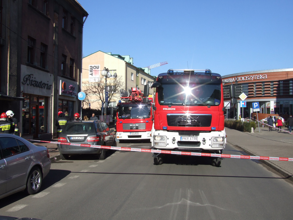 Pożar kamienicy. Sprawcą 13-latek, który podpalił kruchtę kościoła. Czy nie ma na to rady? (ZDJĘCIA)