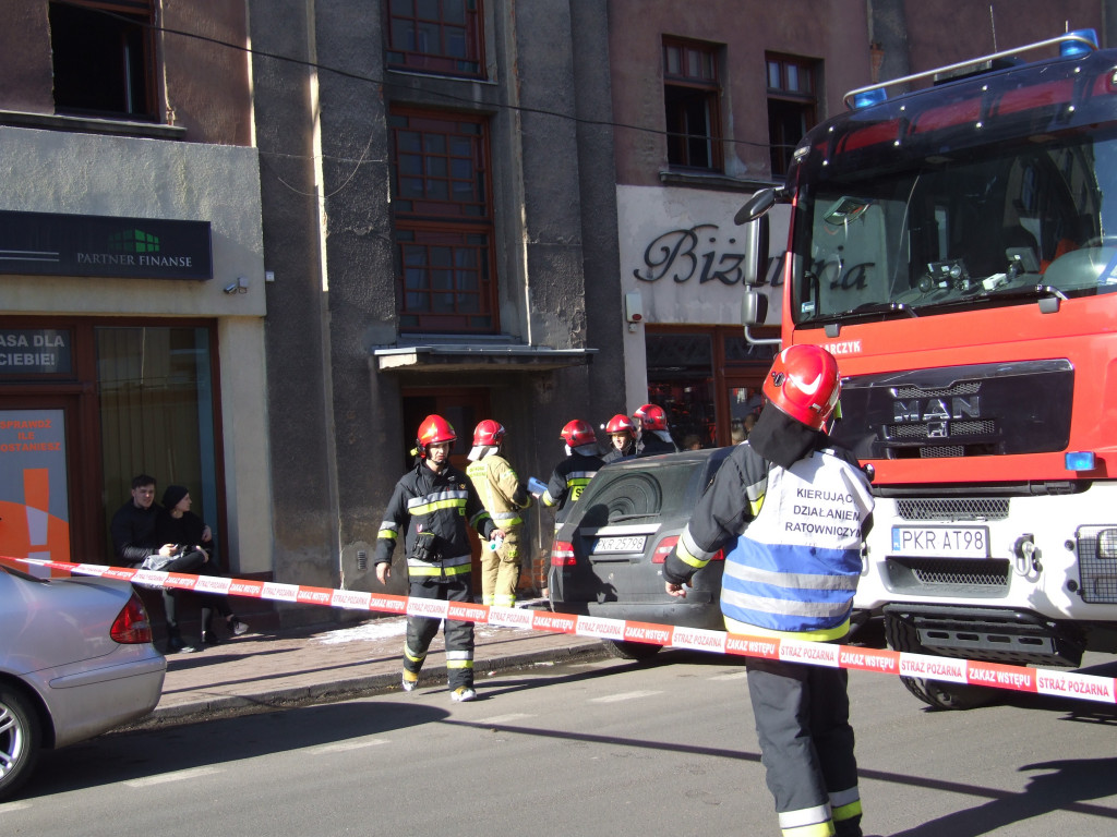 Pożar kamienicy. Sprawcą 13-latek, który podpalił kruchtę kościoła. Czy nie ma na to rady? (ZDJĘCIA)