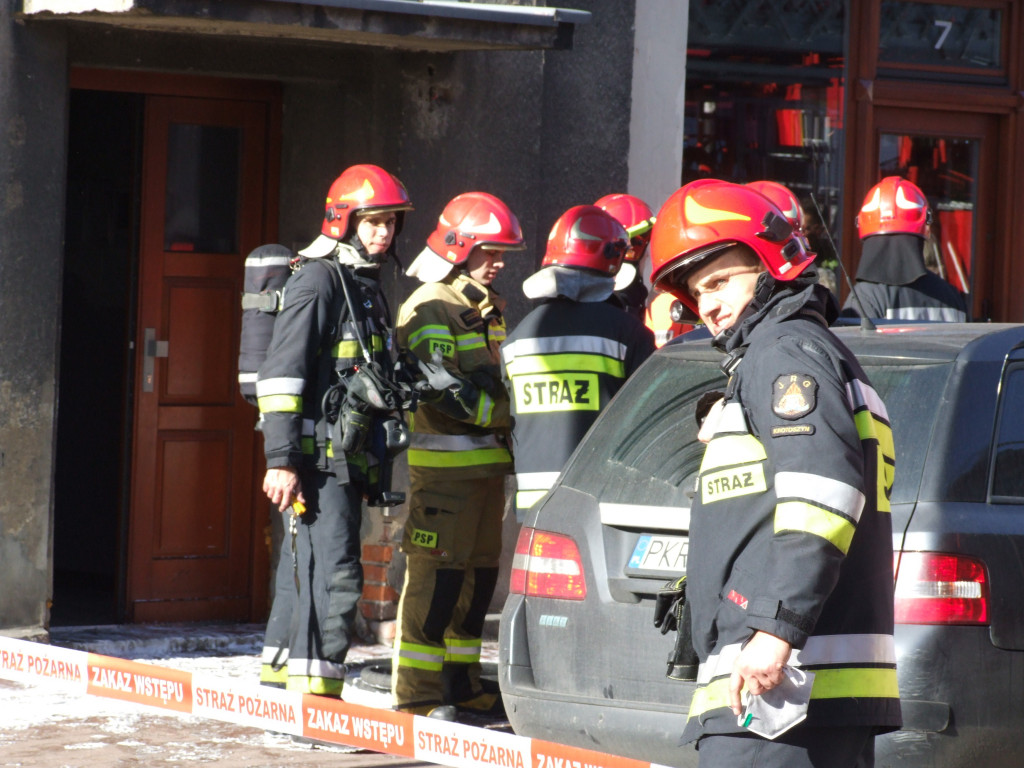 Pożar kamienicy. Sprawcą 13-latek, który podpalił kruchtę kościoła. Czy nie ma na to rady? (ZDJĘCIA)