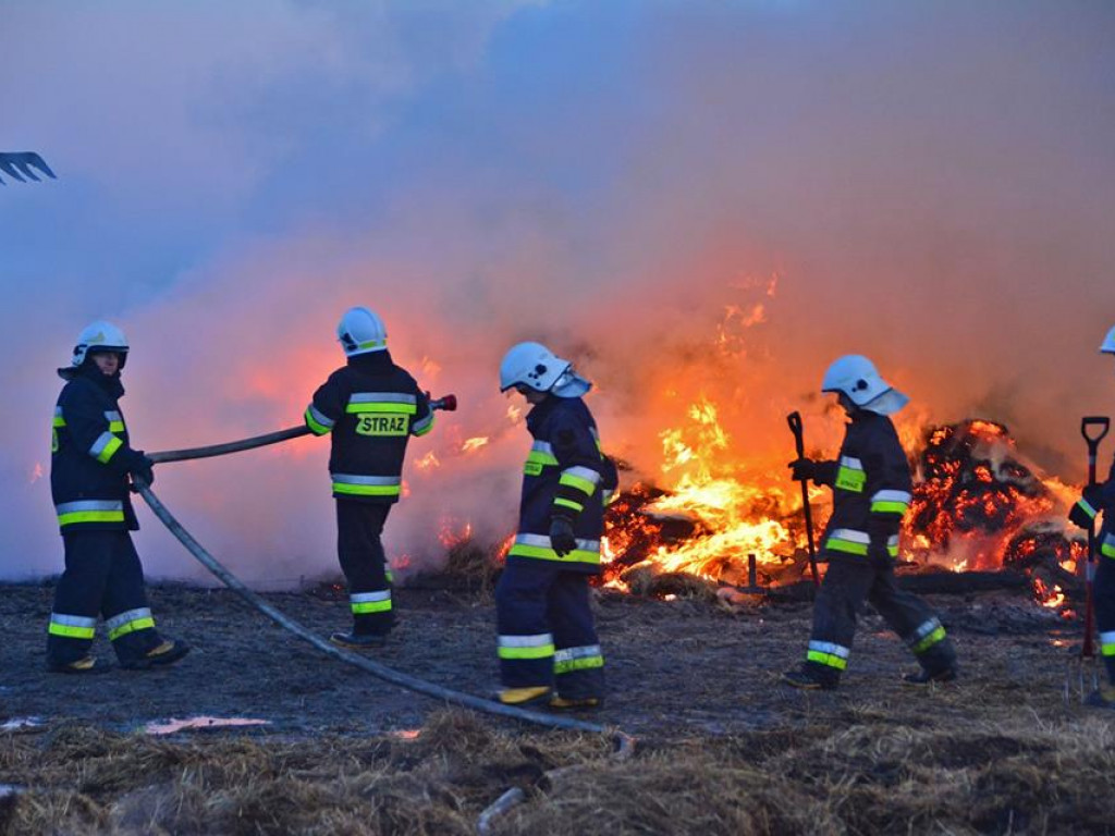 46-latek podpalił stóg słomy