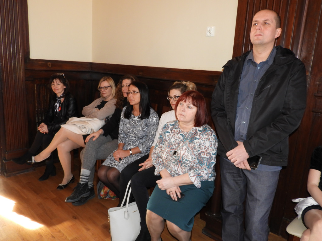 SP nr 5 w Krotoszynie ma nowy sztandar (ZDJĘCIA)