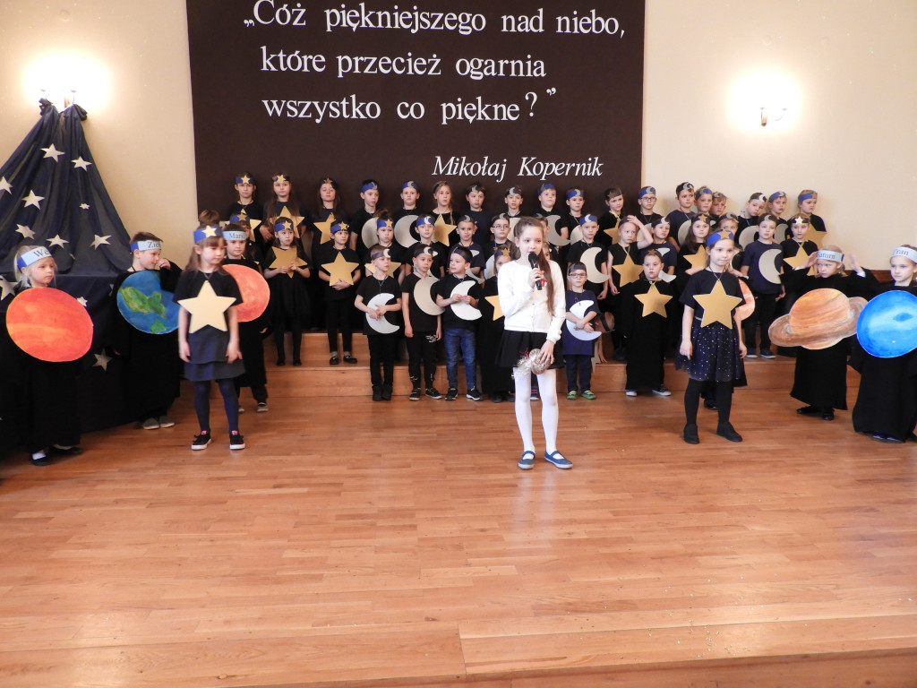 SP nr 5 w Krotoszynie ma nowy sztandar (ZDJĘCIA)