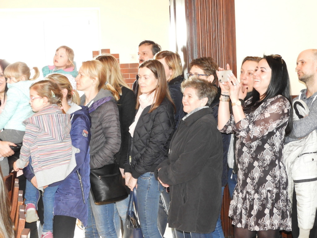 SP nr 5 w Krotoszynie ma nowy sztandar (ZDJĘCIA)