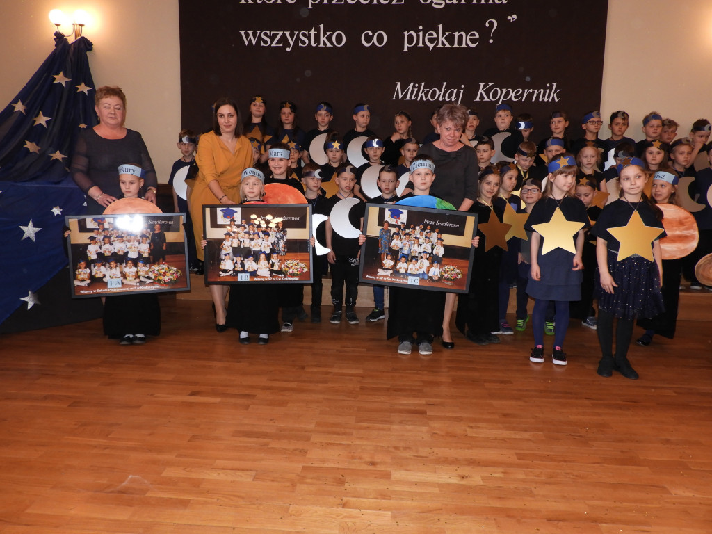 SP nr 5 w Krotoszynie ma nowy sztandar (ZDJĘCIA)