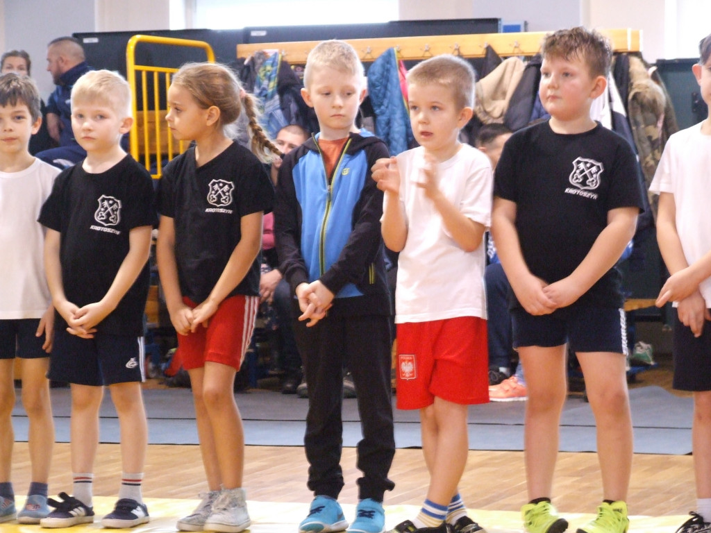 Mistrzostwa dzieci w zapasach (ZDJĘCIA)