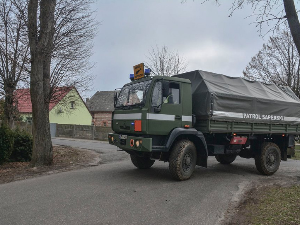 Niewybuchy przy szkole w Smolicach (AKTUALIZACJA i NOWE ZDJĘCIA)