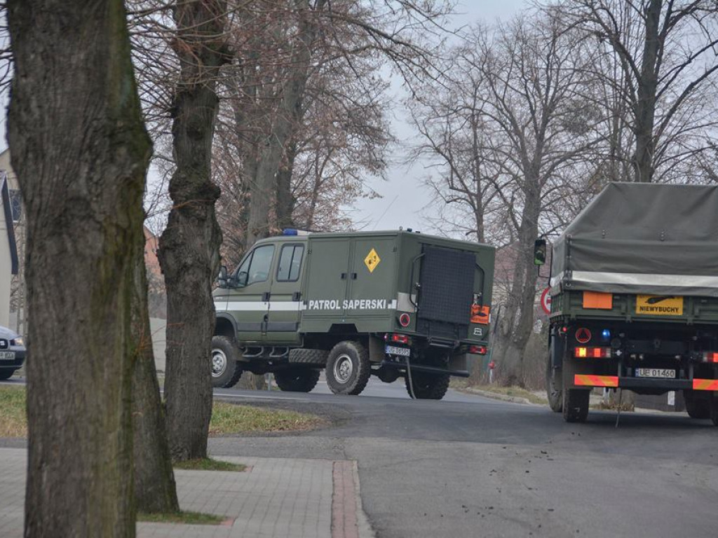 Niewybuchy przy szkole w Smolicach (AKTUALIZACJA i NOWE ZDJĘCIA)