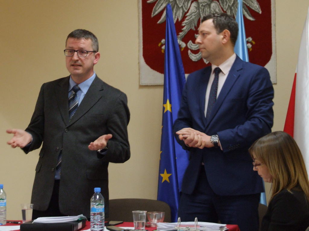 ZDUNY. Mieszkańcy Bursztynowej walczą o lampy