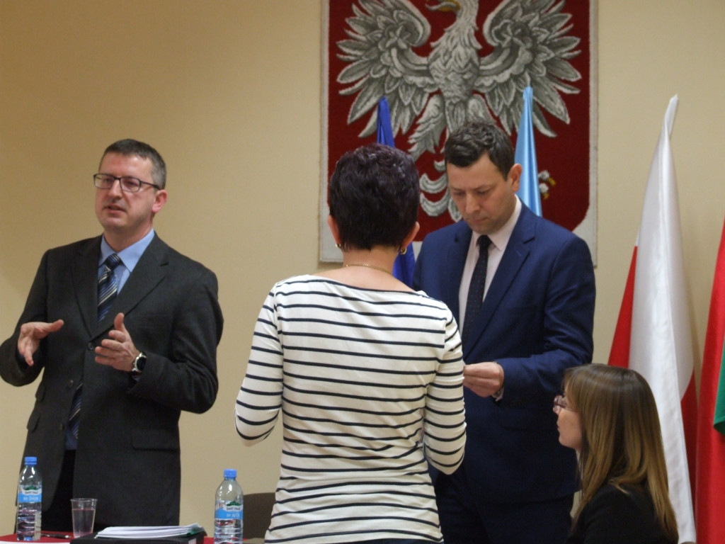 ZDUNY. Mieszkańcy Bursztynowej walczą o lampy