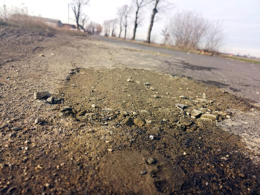 Wyganów.  Zasypali dziury... piaskiem