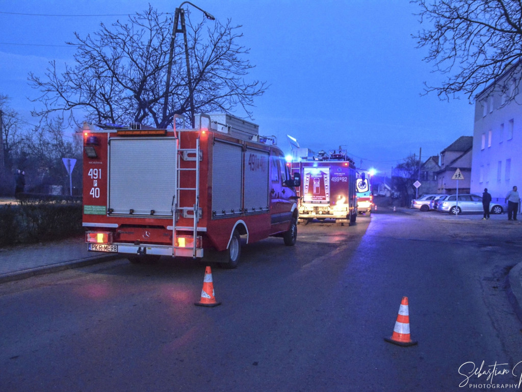 Groźny wypadek. Zderzyły się 2 auta. 3 osoby poszkodowane