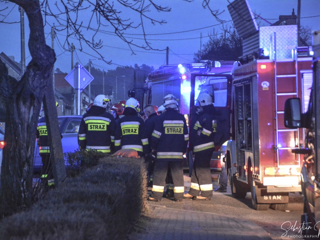 Groźny wypadek. Zderzyły się 2 auta. 3 osoby poszkodowane