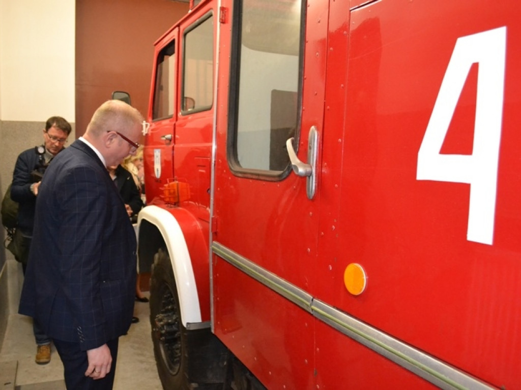 Nowy wóz dla OSP Sulmierzyce? Pomoc oferuje senator Mikołajaczyk
