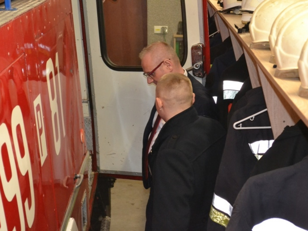 Nowy wóz dla OSP Sulmierzyce? Pomoc oferuje senator Mikołajaczyk