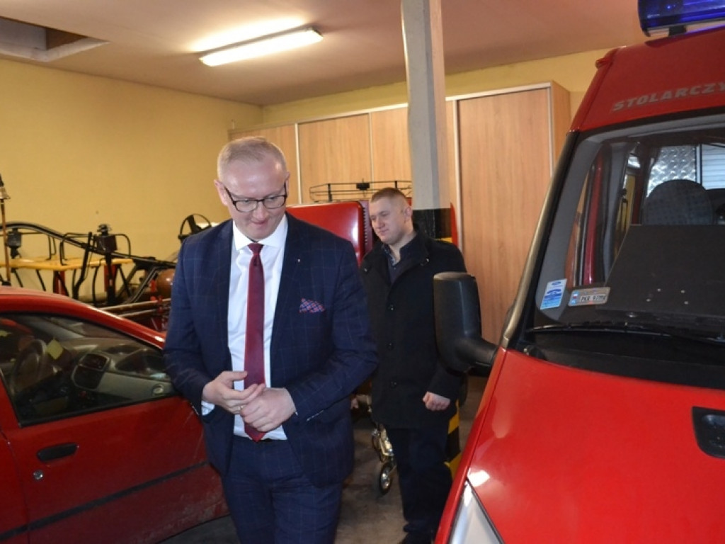 Nowy wóz dla OSP Sulmierzyce? Pomoc oferuje senator Mikołajaczyk
