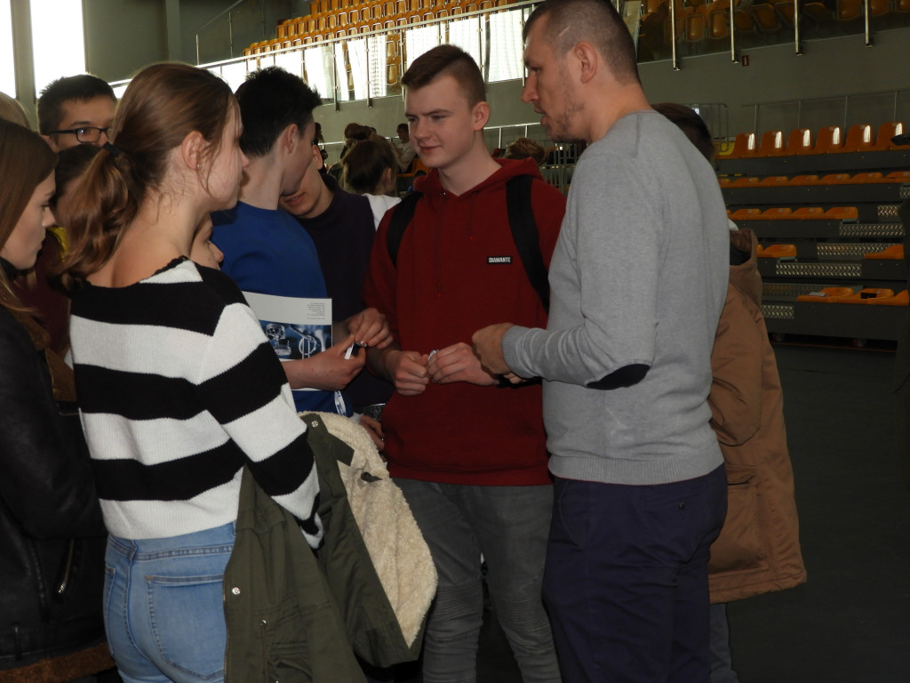 Targi na błysk. Młodzi wybierali swoją przyszłość
