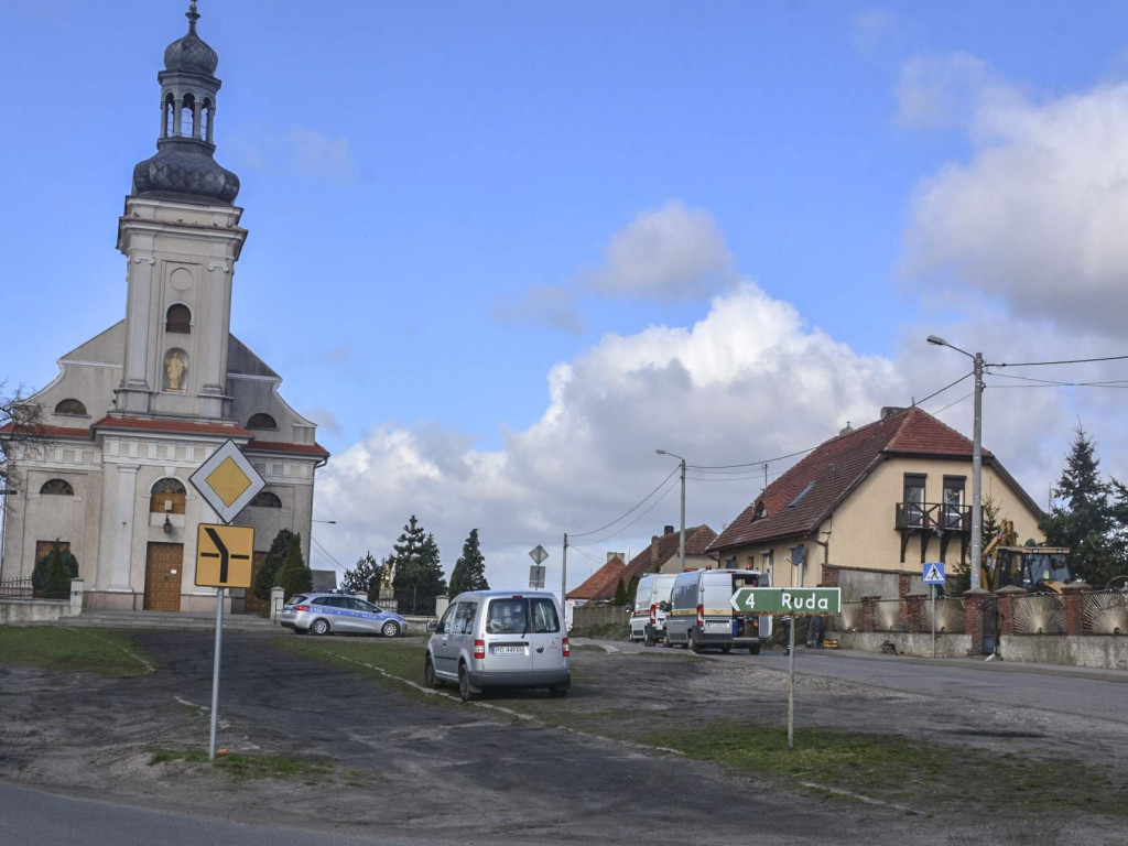 Baszków. Koparka uszkodziła gazociąg na plebanii