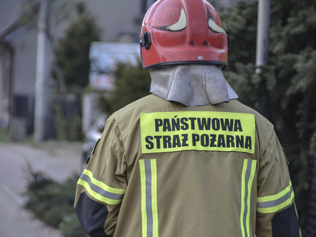 Zderzenie aut na Ostrowskiej. Najechał na tył innego auta (ZDJĘCIA)