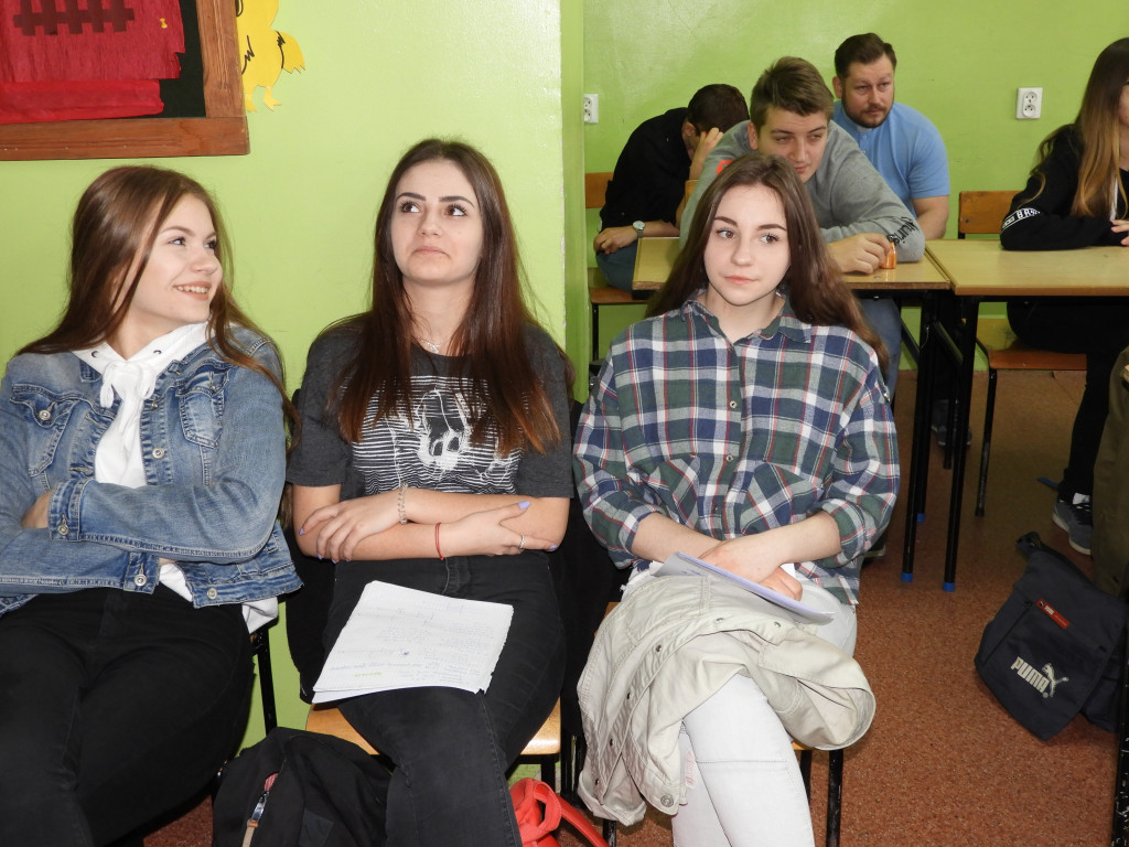 Pierwszy dzień strajku nauczycieli. W gminie niemal wszystkie szkoły stoją
