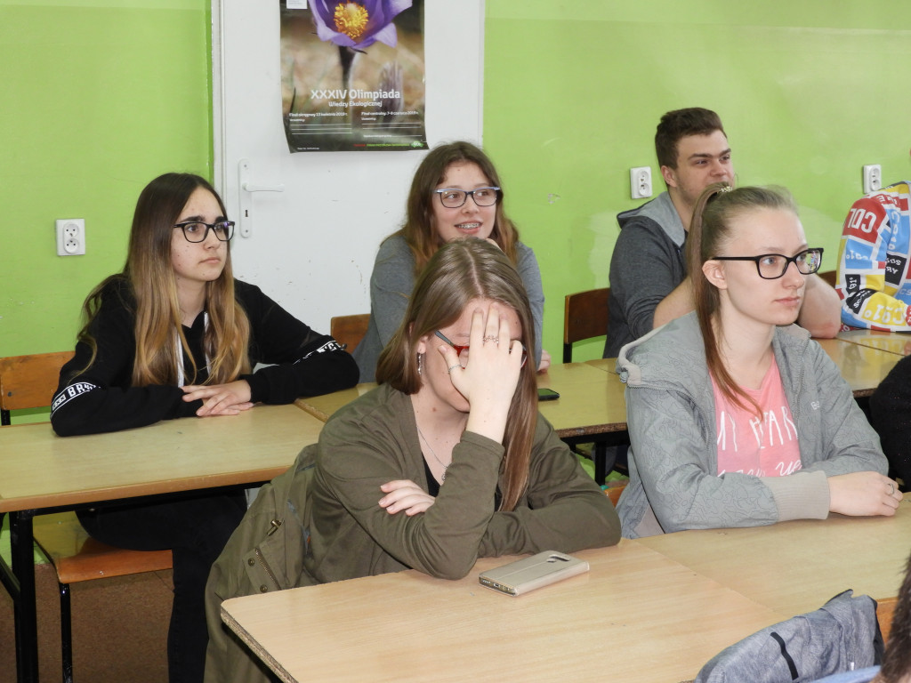 Pierwszy dzień strajku nauczycieli. W gminie niemal wszystkie szkoły stoją