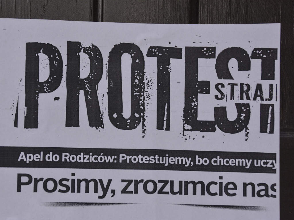 Pierwszy dzień strajku nauczycieli. W gminie niemal wszystkie szkoły stoją