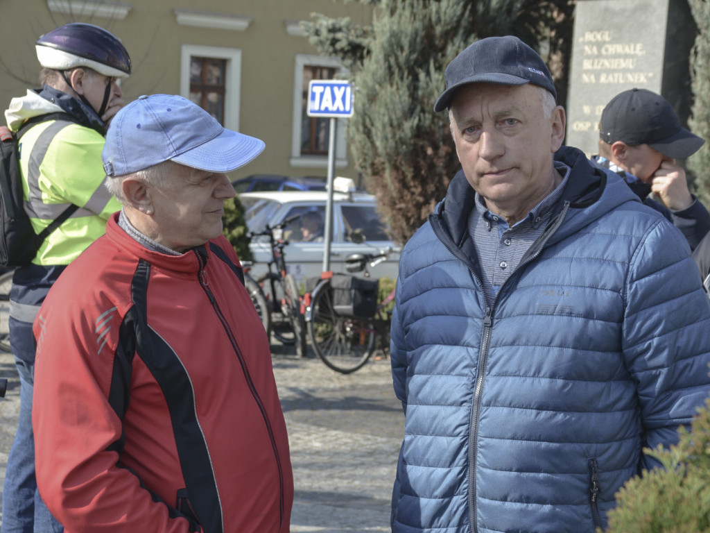 Rowerowa wyprawa z UTW (ZDJĘCIA)