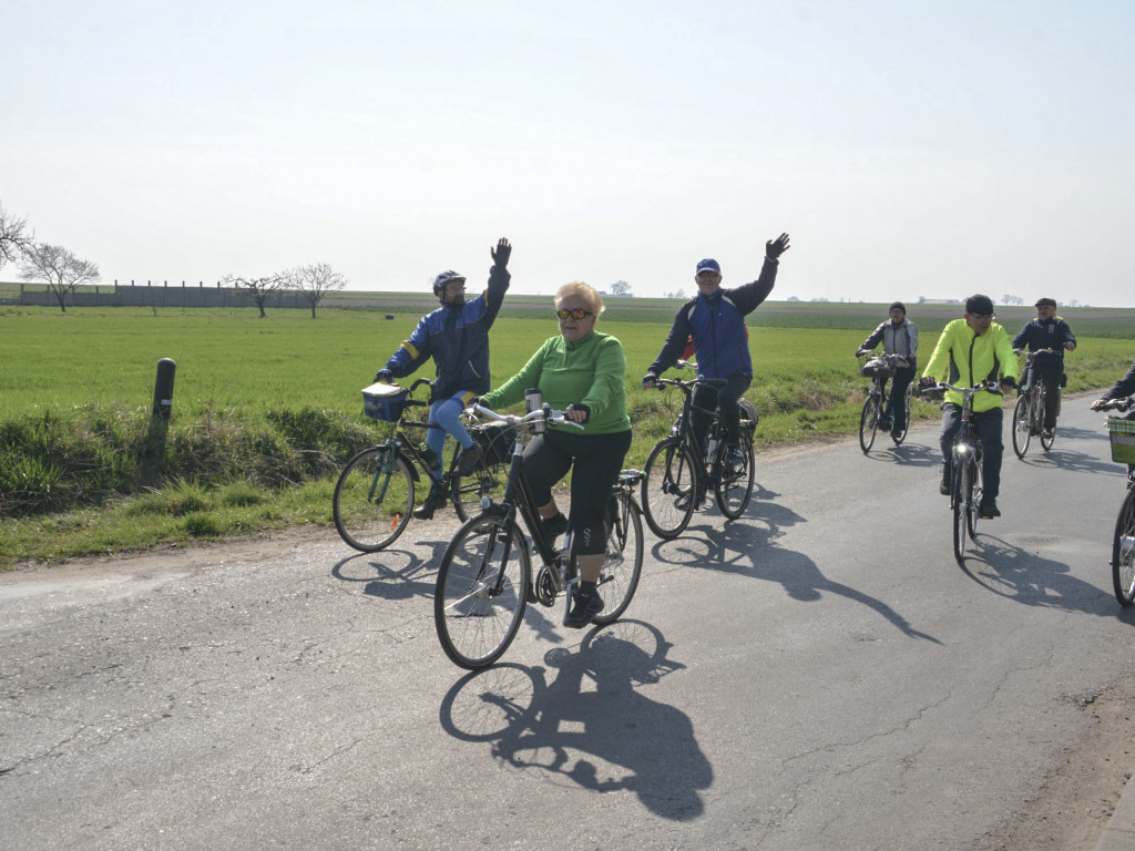 Rowerowa wyprawa z UTW (ZDJĘCIA)