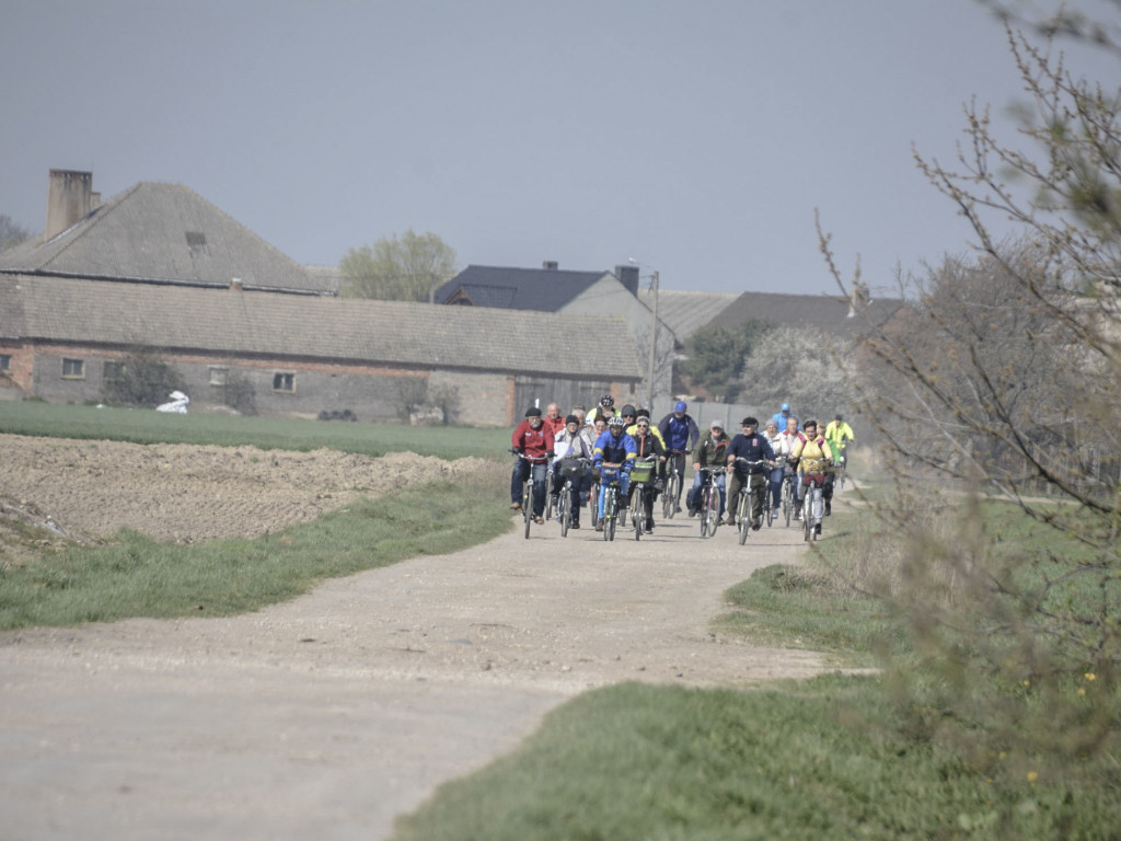 Rowerowa wyprawa z UTW (ZDJĘCIA)
