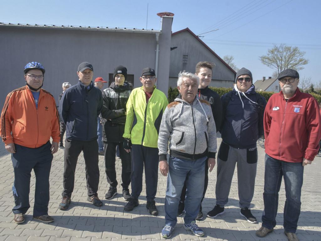 Rowerowa wyprawa z UTW (ZDJĘCIA)