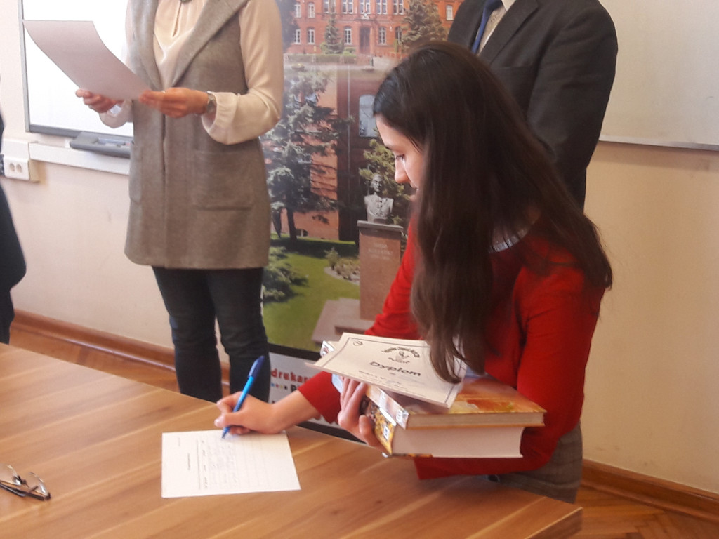 Kołłątaj górą! Pierwsze miejsce Dawida Pawlaczyka w VII Regionalnej Olimpiadzie Medycznej (ZDJĘCIA)