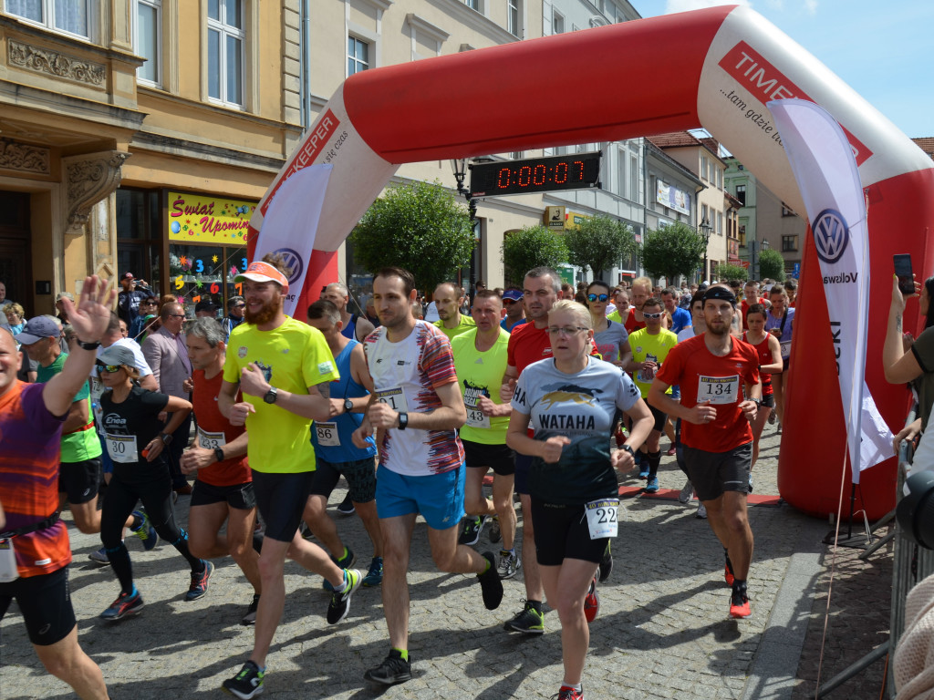 Bieg Krotosa. Prawie 500 osób na starcie (FOTO)