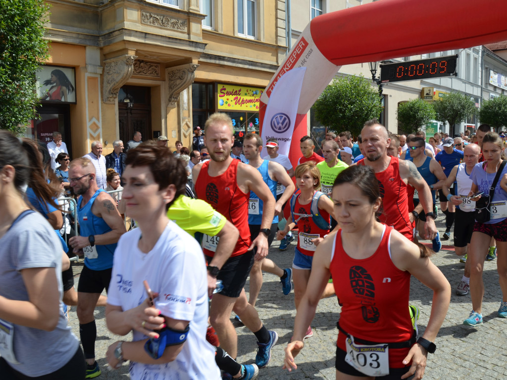 Bieg Krotosa. Prawie 500 osób na starcie (FOTO)