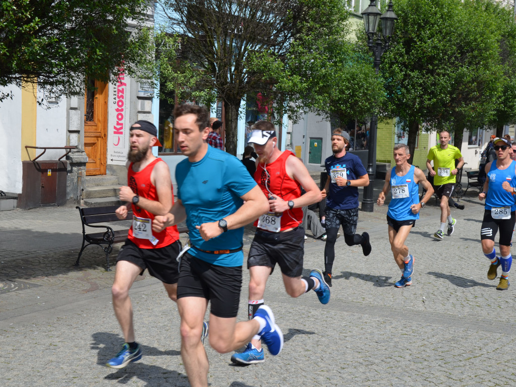 Bieg Krotosa. Prawie 500 osób na starcie (FOTO)