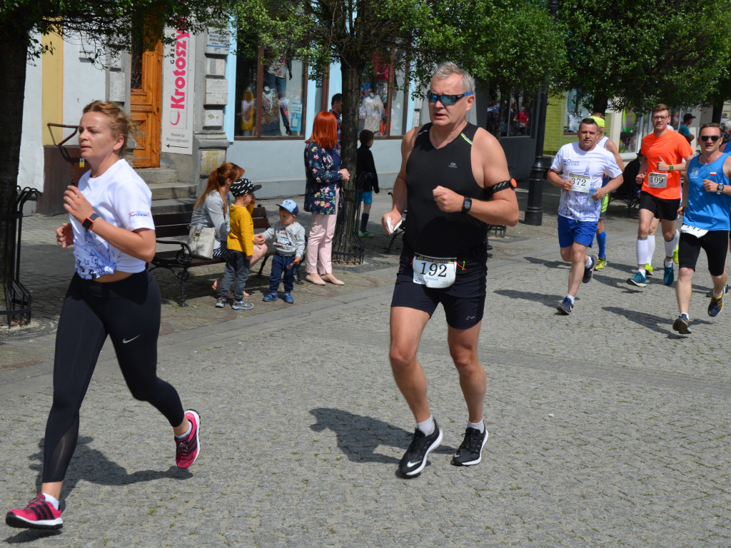 Bieg Krotosa. Prawie 500 osób na starcie (FOTO)
