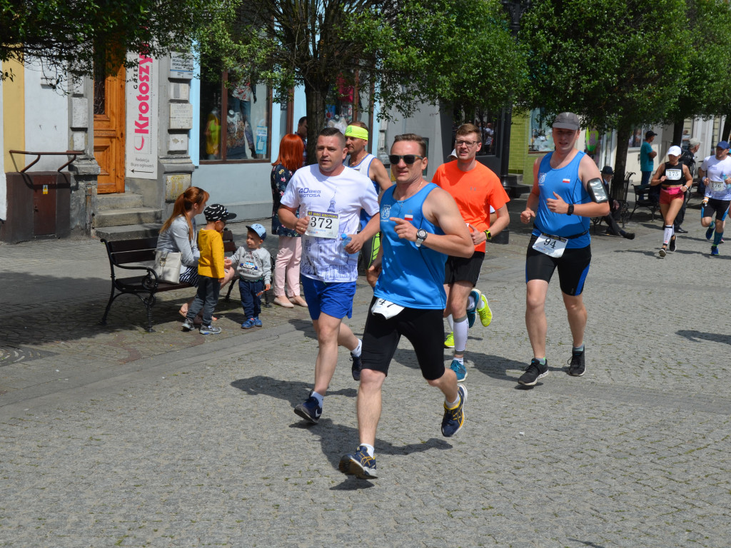 Bieg Krotosa. Prawie 500 osób na starcie (FOTO)